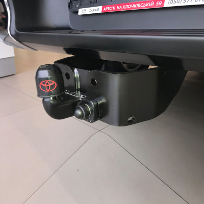 Фаркоп для Hilux