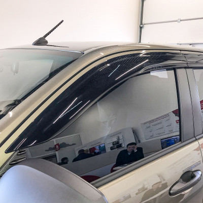 Вітровики для Hilux