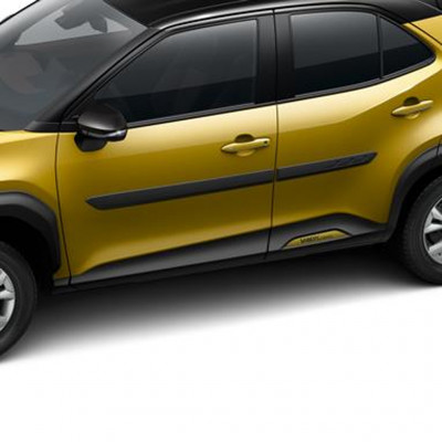 Молдинги дверей для Yaris Cross